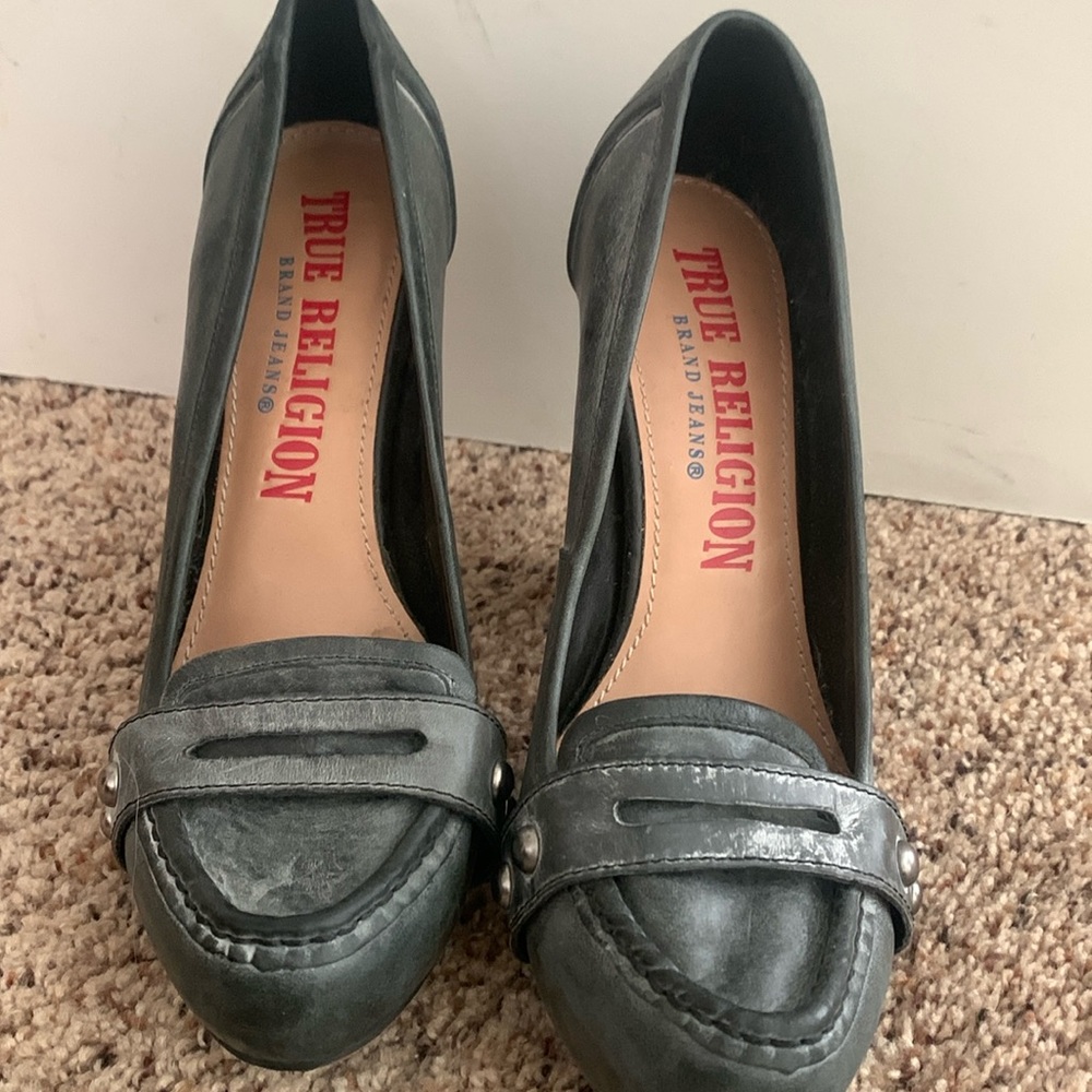 True Religion gray 4” high heel pumps. Size 9.5. Great condition (Hathaway?)
